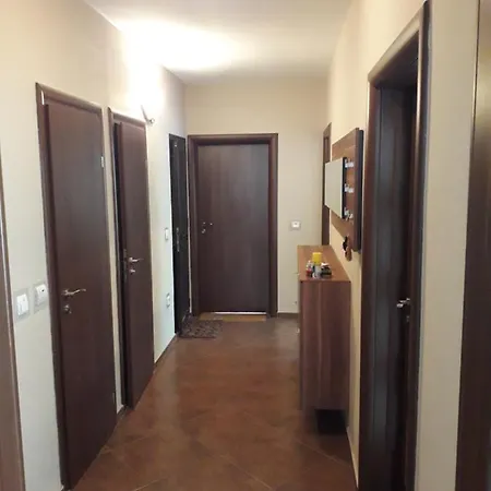 Apartman Family Style, Main Street, 20 Minutes From The Sea Burgasz